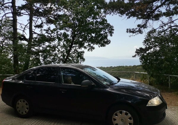 Skoda Octavia cena 13900 przebieg: 329500, rok produkcji 2012 z Gdynia małe 79
